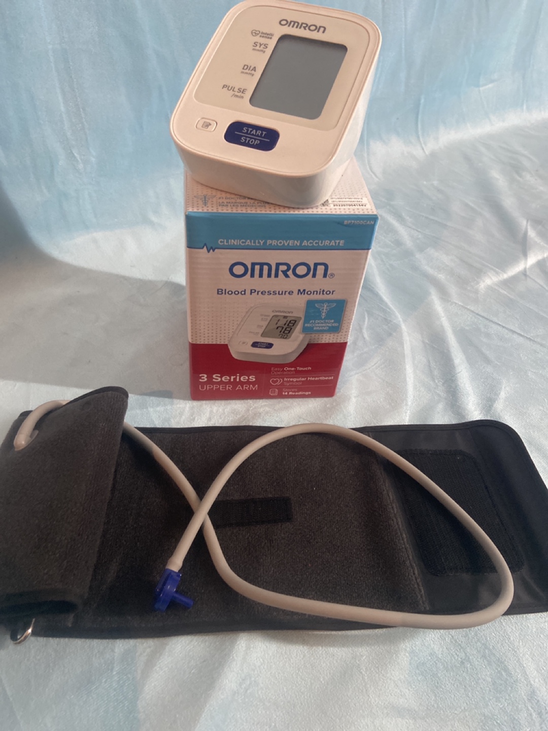 Omron Blood Pressure Monitor With Batteries - photo 4