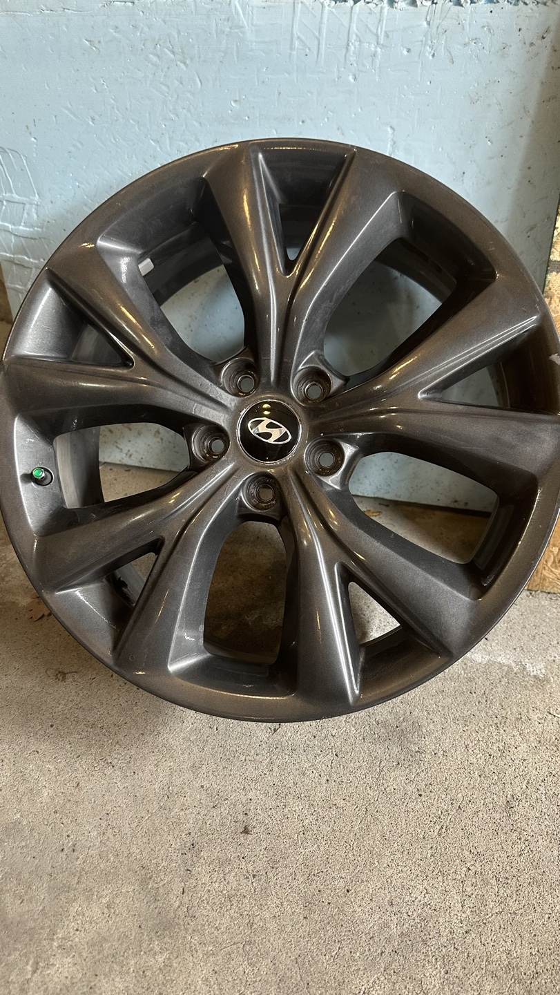 Hyundai Alloy Wheel - 17 inch - photo 2