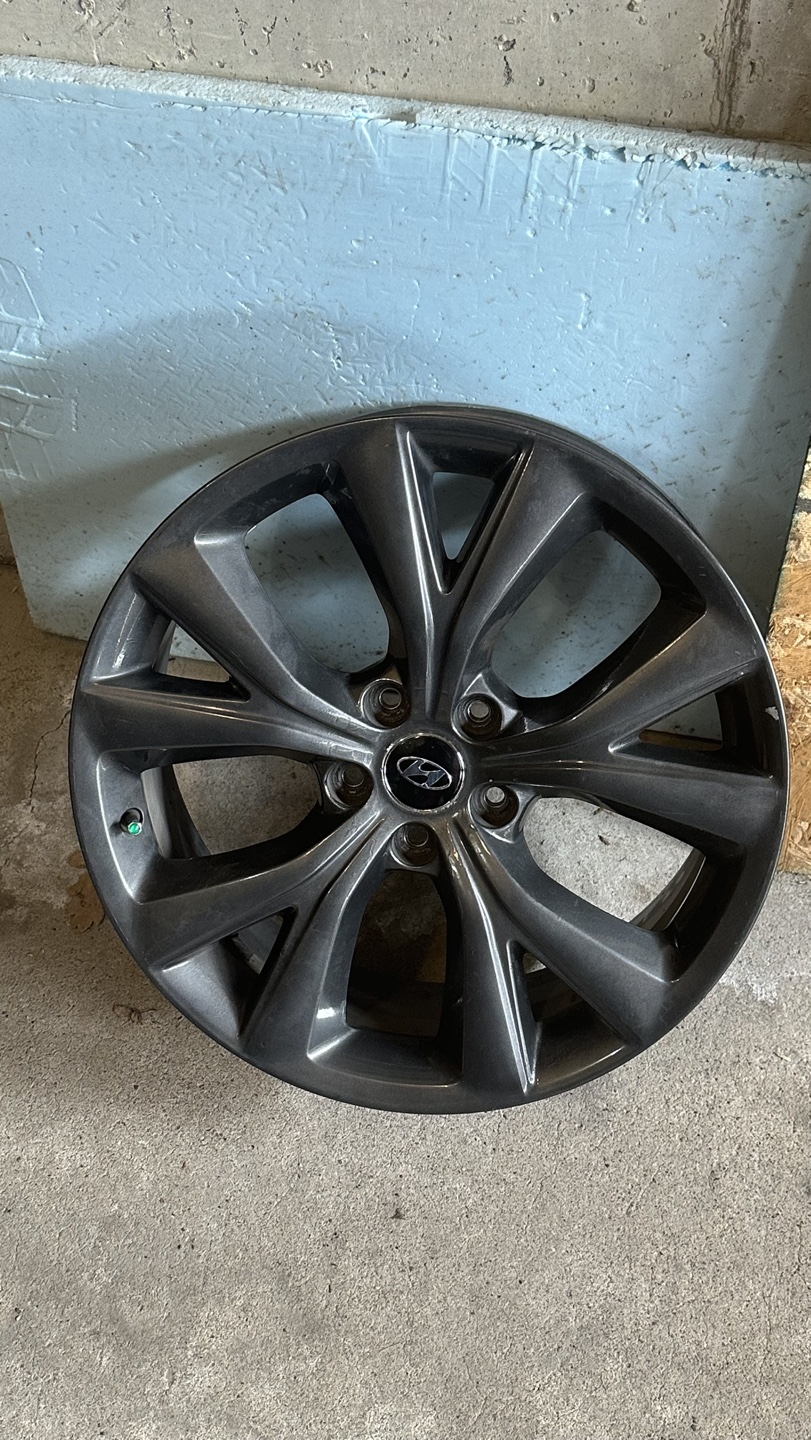 Hyundai Alloy Wheel - 17 inch