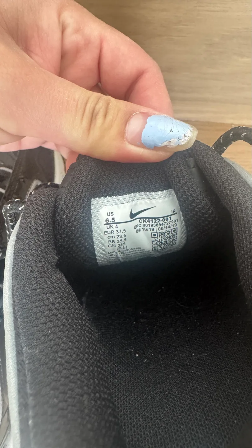 Nike Air Max Plus Women's Running Shoes - Size 6.5 image indicator(4)