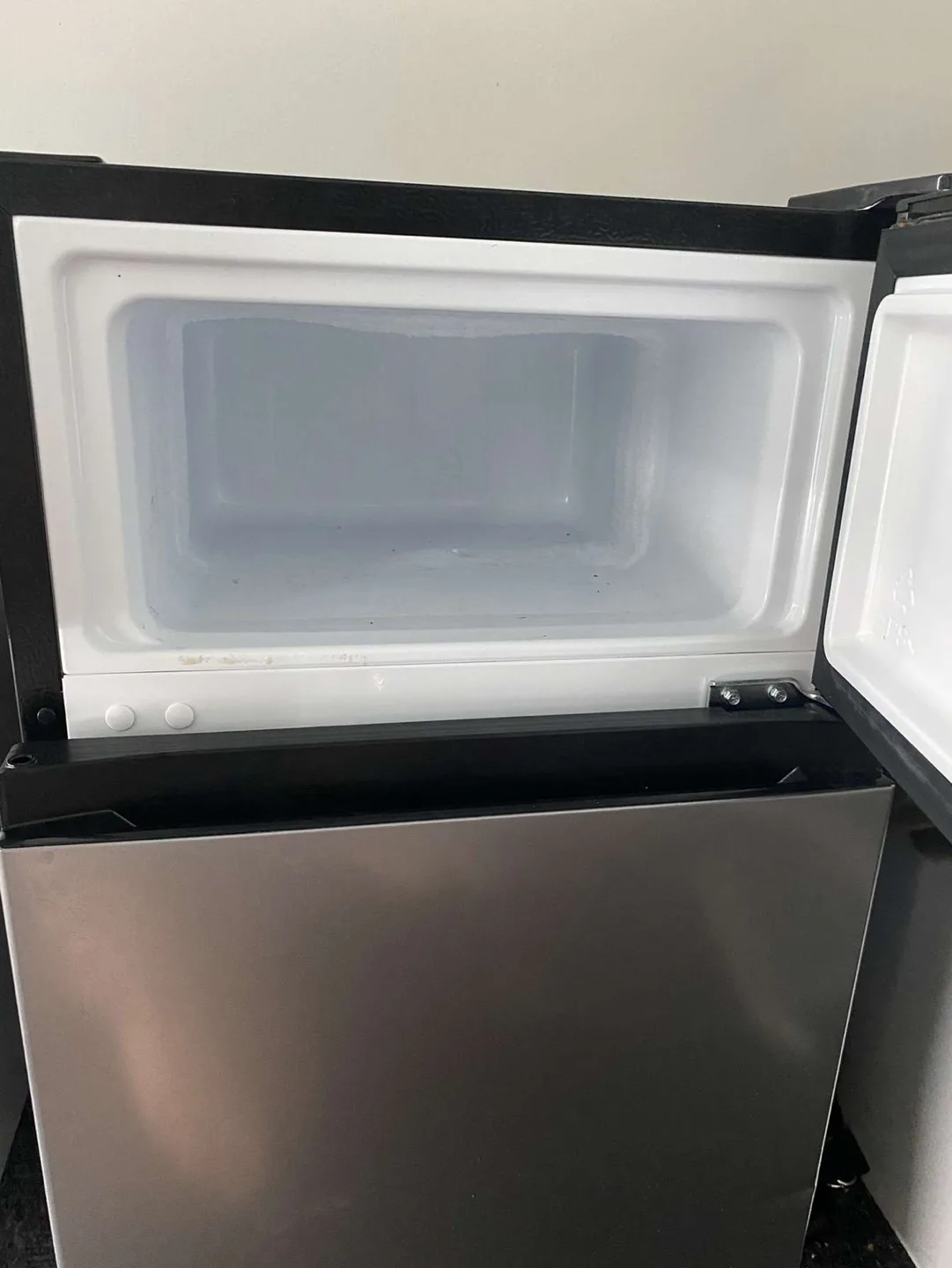 Hisense Mini Fridge - Silver image indicator(4)