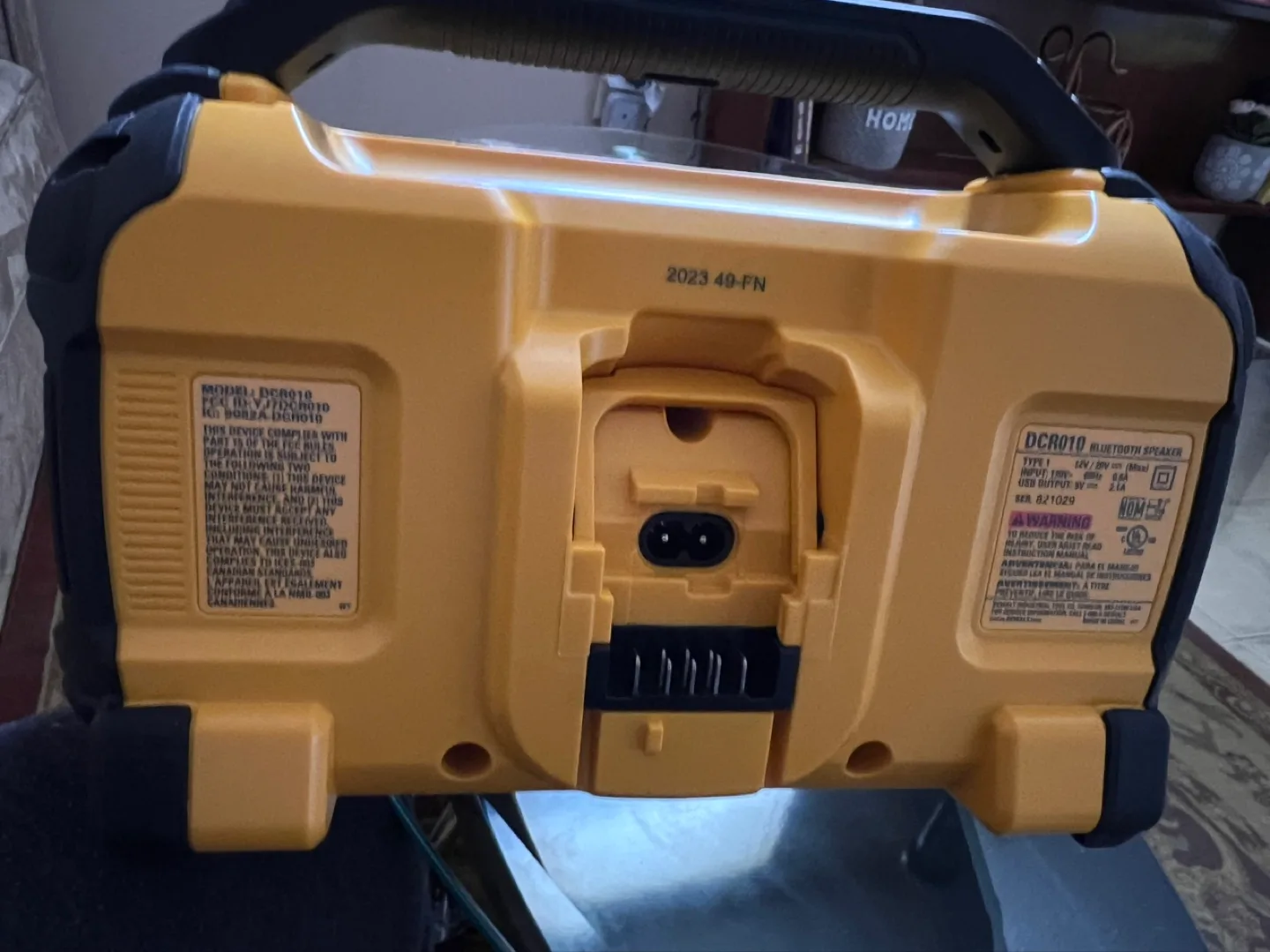 Dewalt DCR010 Bluetooth Speaker image indicator(3)