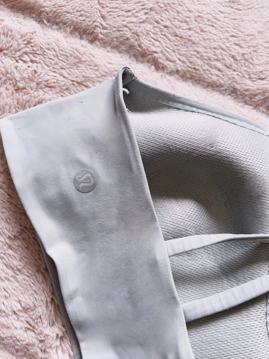 Lululemon Lightly Lined Bra Size 4 image indicator(2)