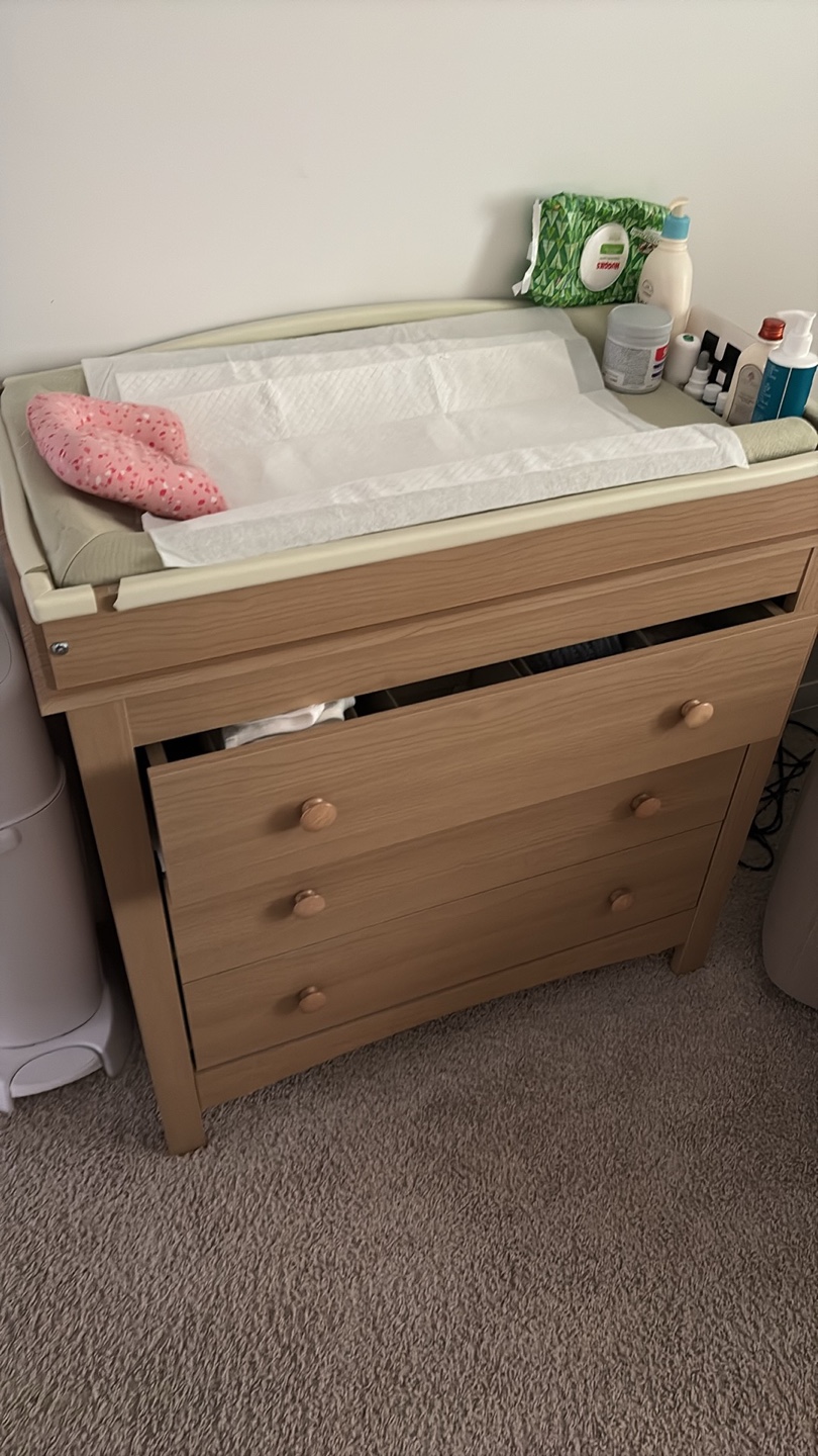 Graco Noah 3-Drawer Chest + Changing Topper
