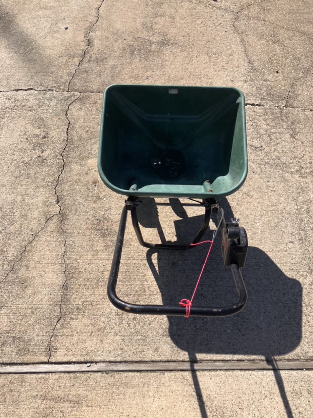 Ace Green Turf Broadcast Spreader - photo 3