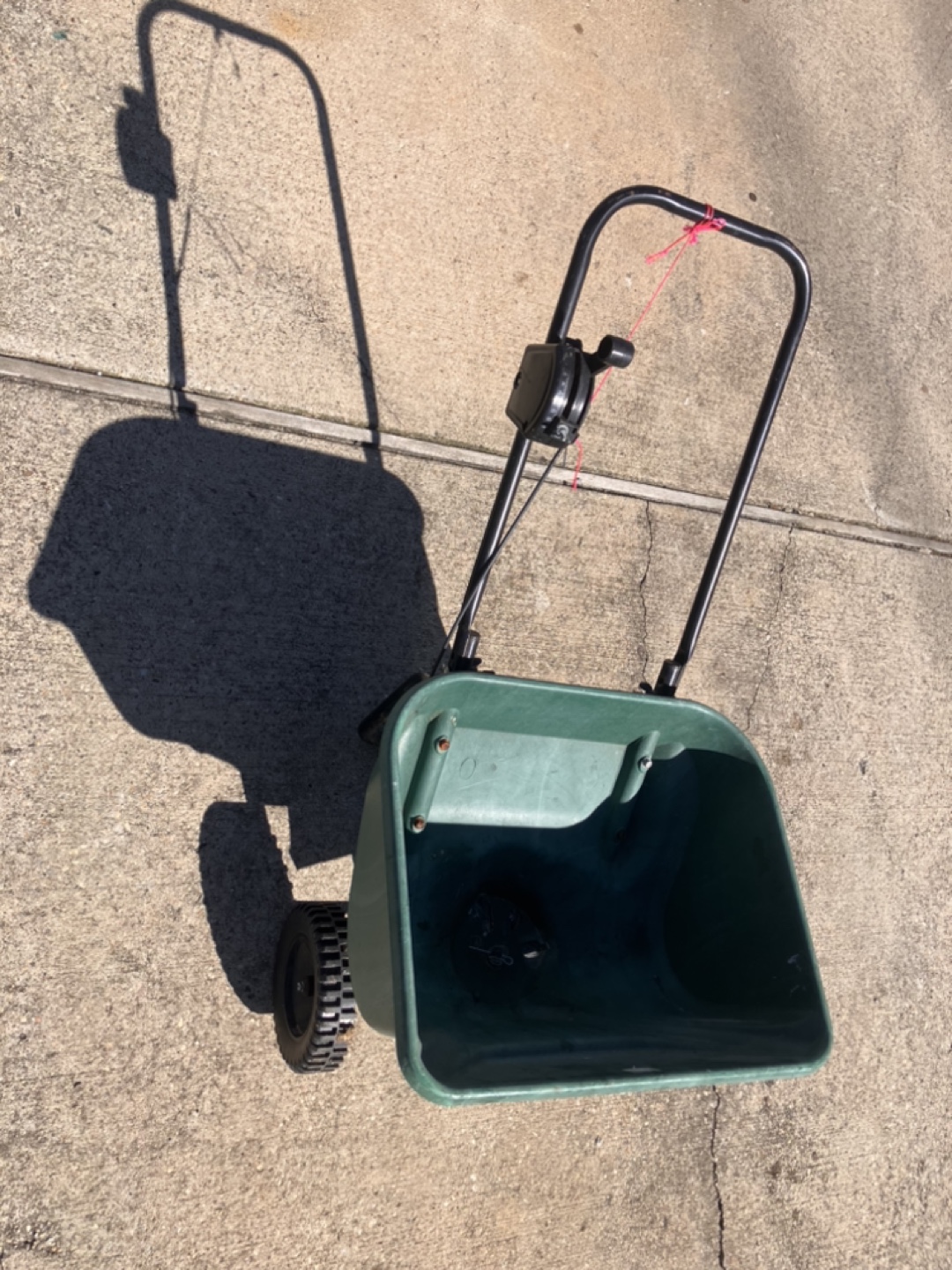 Ace Green Turf Broadcast Spreader - photo 4