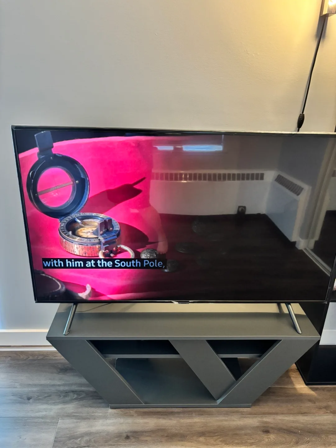 50’ Inch Samsung Smart TV (Backlight needs replacement) thumbnail