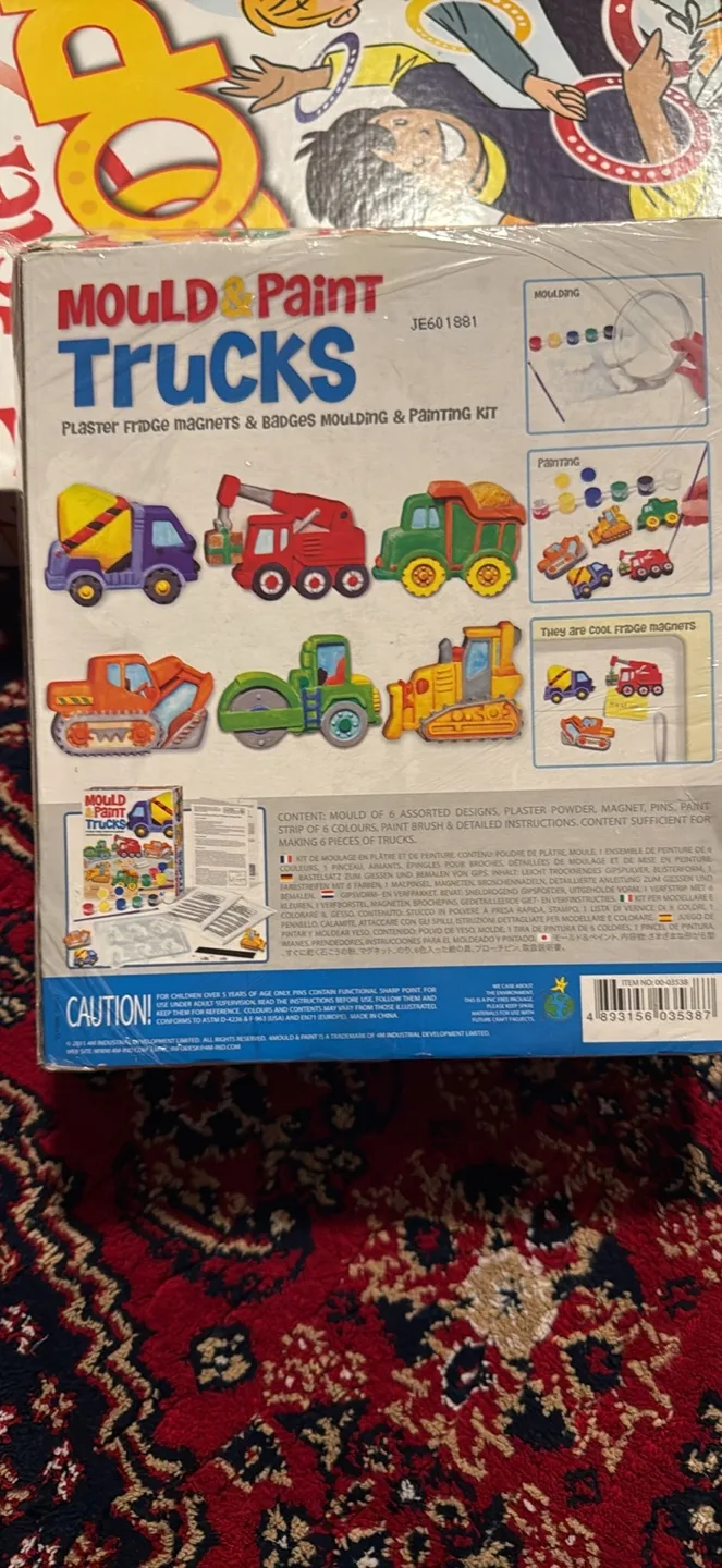 Mould & Paint Trucks Kit - Plaster Fridge Magnets & Badges image indicator(2)