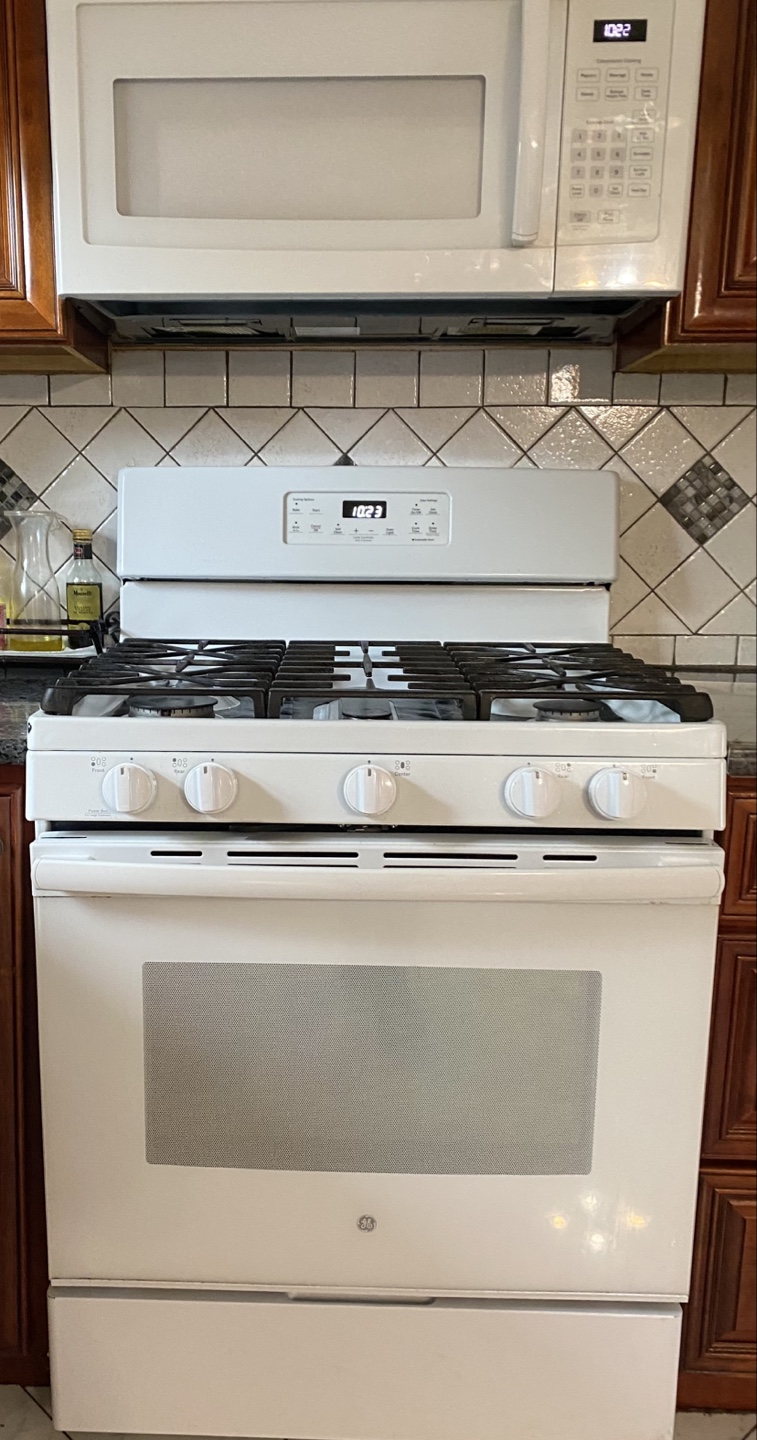 GE Profile Series 30-Inch Freestanding Gas Range - photo 2