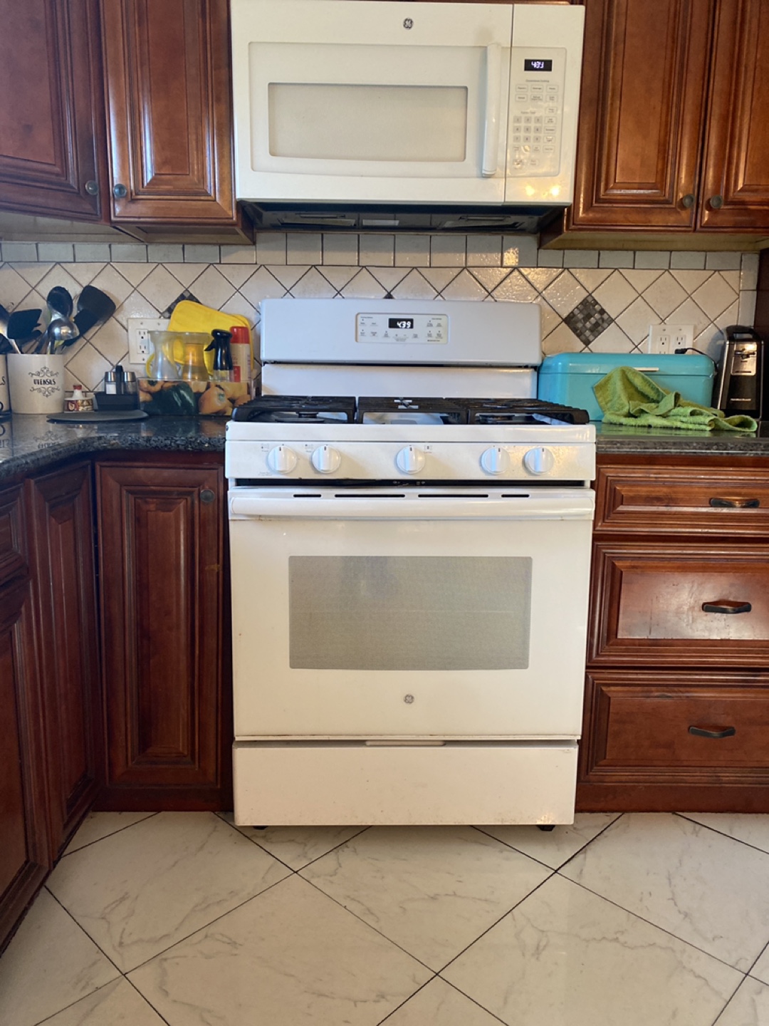 GE Profile Series 30-Inch Freestanding Gas Range