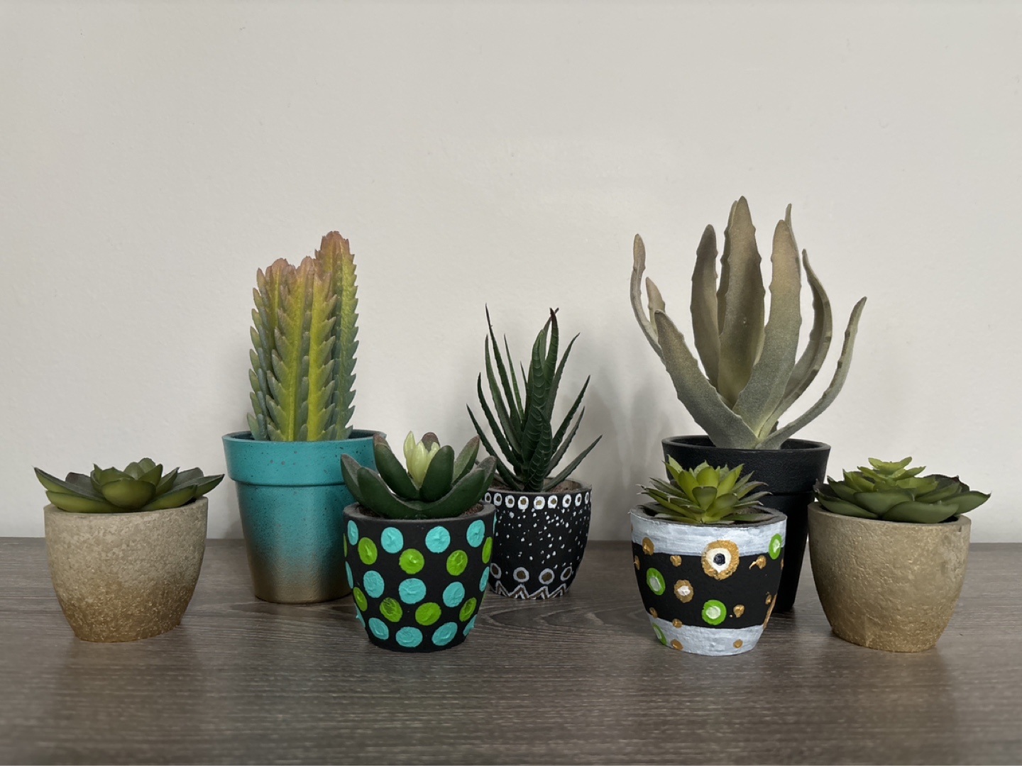 Small artificial plants