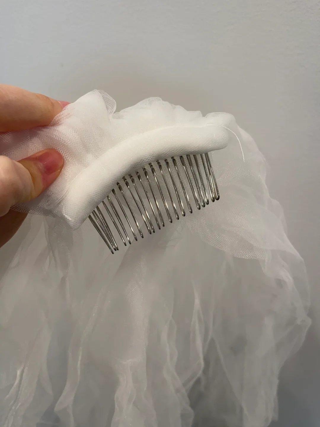 White bridal veil with comb image indicator(3)