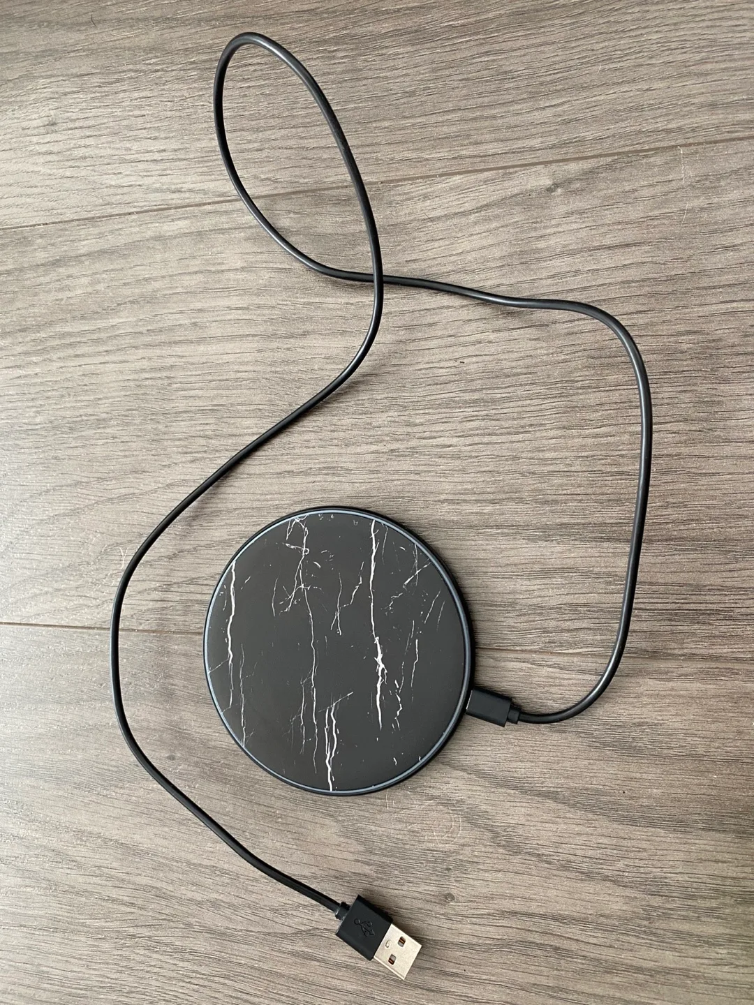 Wireless Charging Pad - Marble Design image indicator(2)