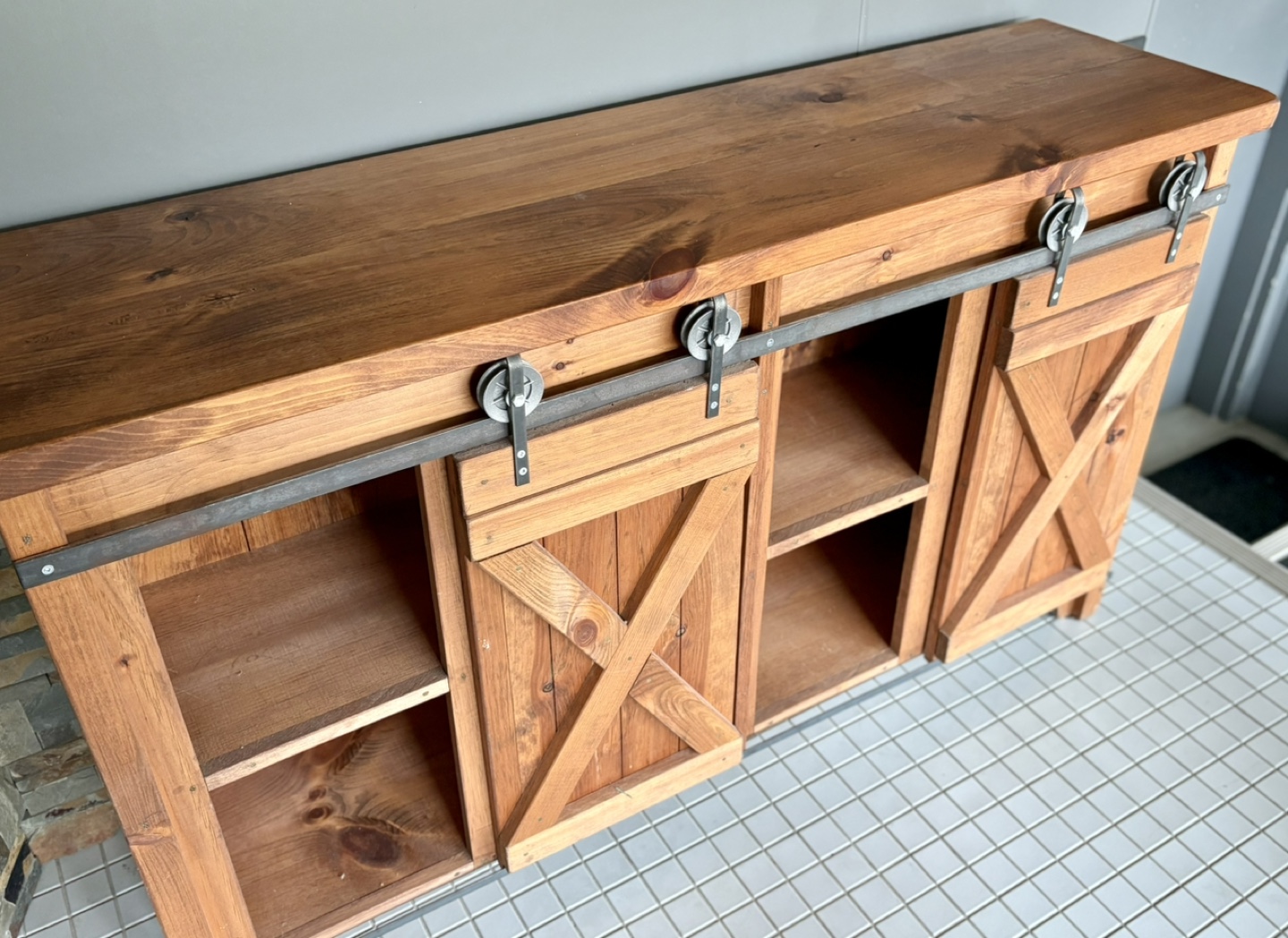 Amish Pine Sideboard Console w/ Barn-Style Sliding Doors - photo 3