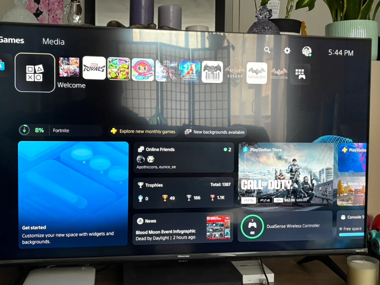 PlayStation 5 Digital Edition Console - 825 GB image indicator(7)