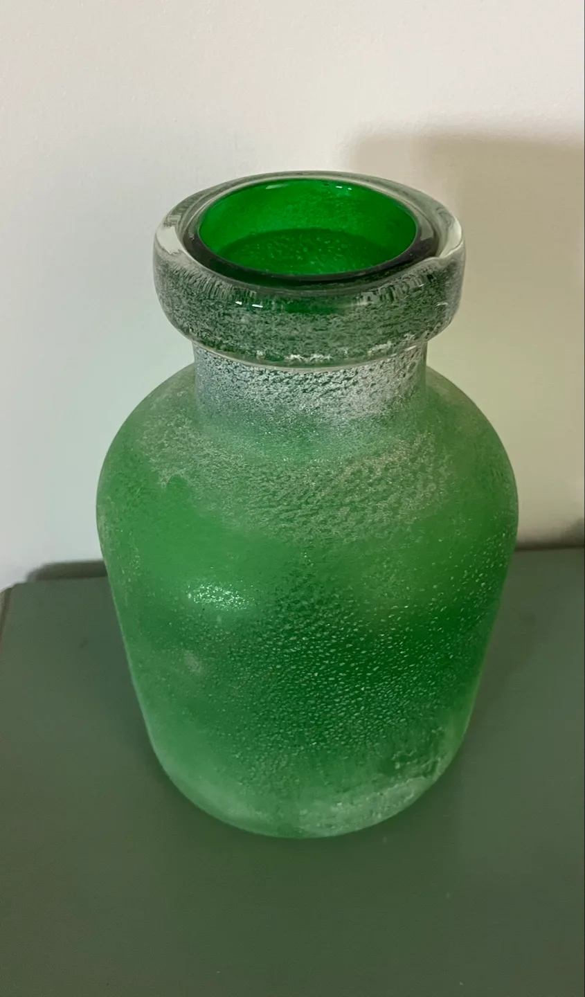 Green Frosted Glass Vase 💚 image indicator(2)