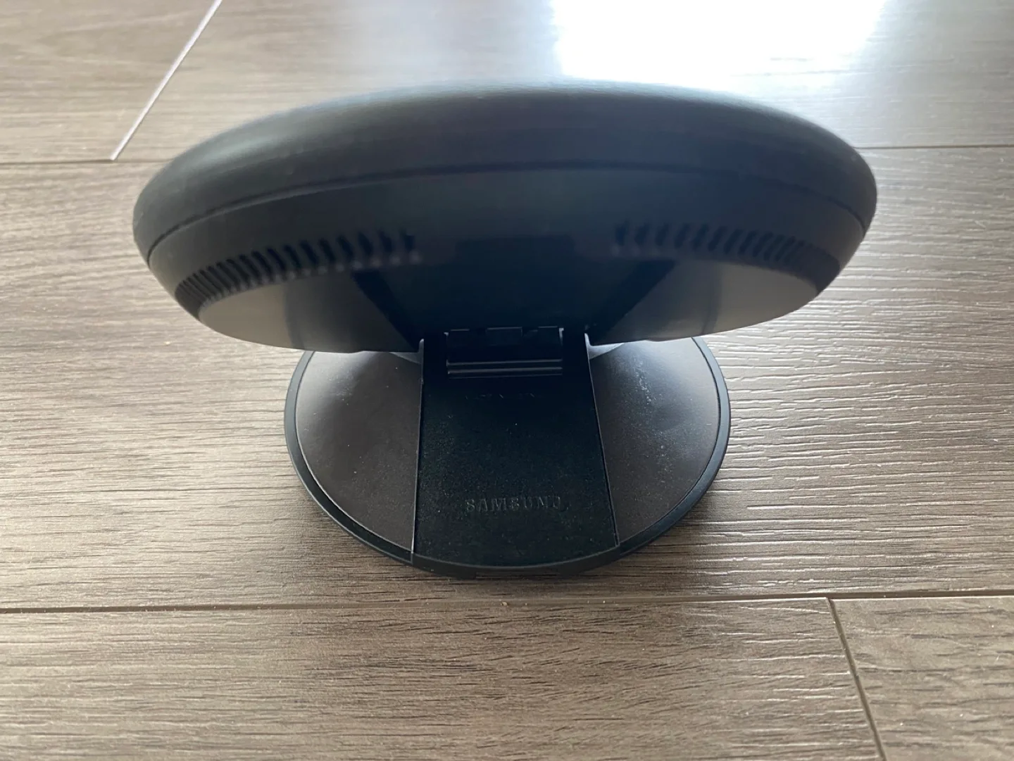 Samsung Wireless Charger Stand - Fast Charge image indicator(5)