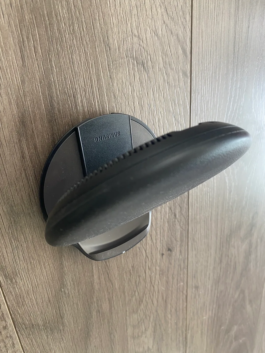 Samsung Wireless Charger Stand - Fast Charge image indicator(4)