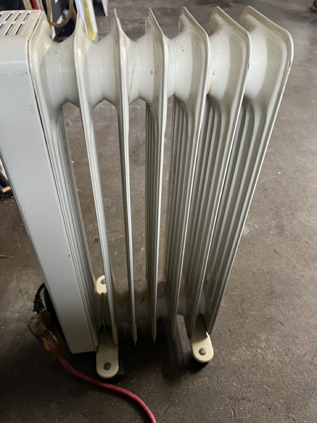 Vintage Windmere Oil Filled Radiator Heater - photo 2