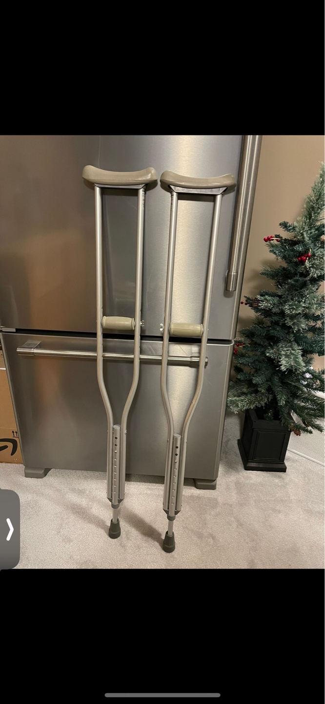 Adult Adjustable Crutches