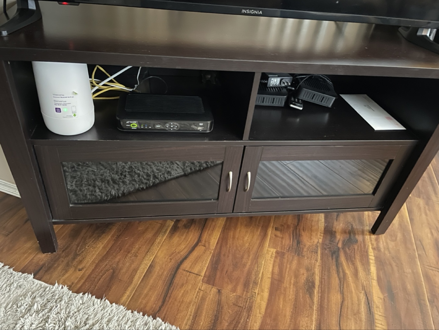 Insignia TV 55" and Stand - photo 3