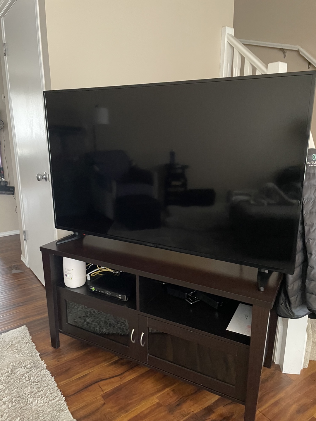Insignia TV 55" and Stand - photo 2