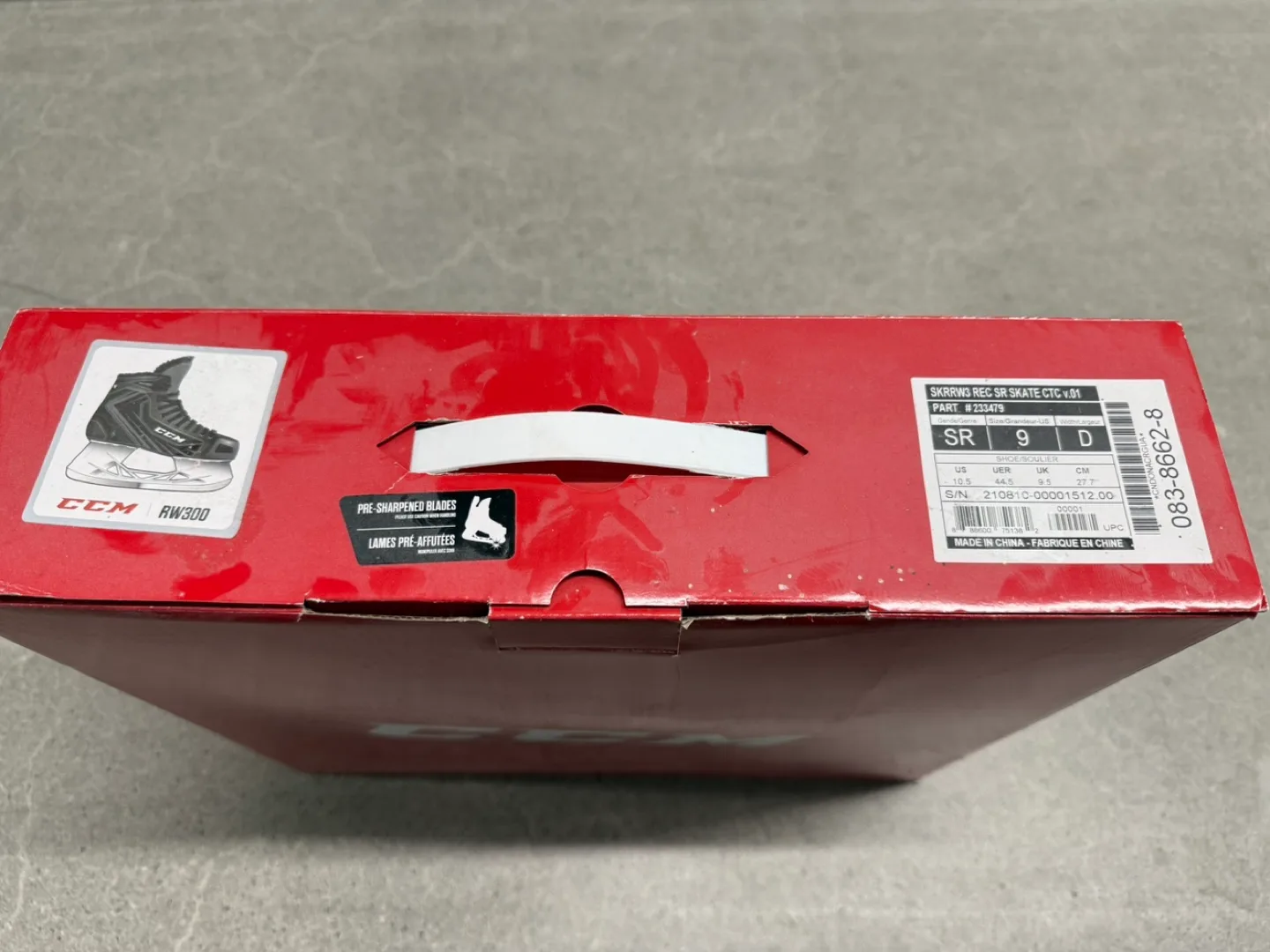 CCM RW 300 Junior Hockey Skates - Size 9 image indicator(2)