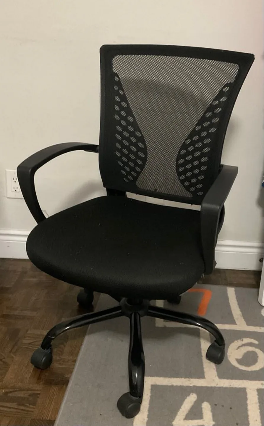 Black Mesh Office Chair thumbnail