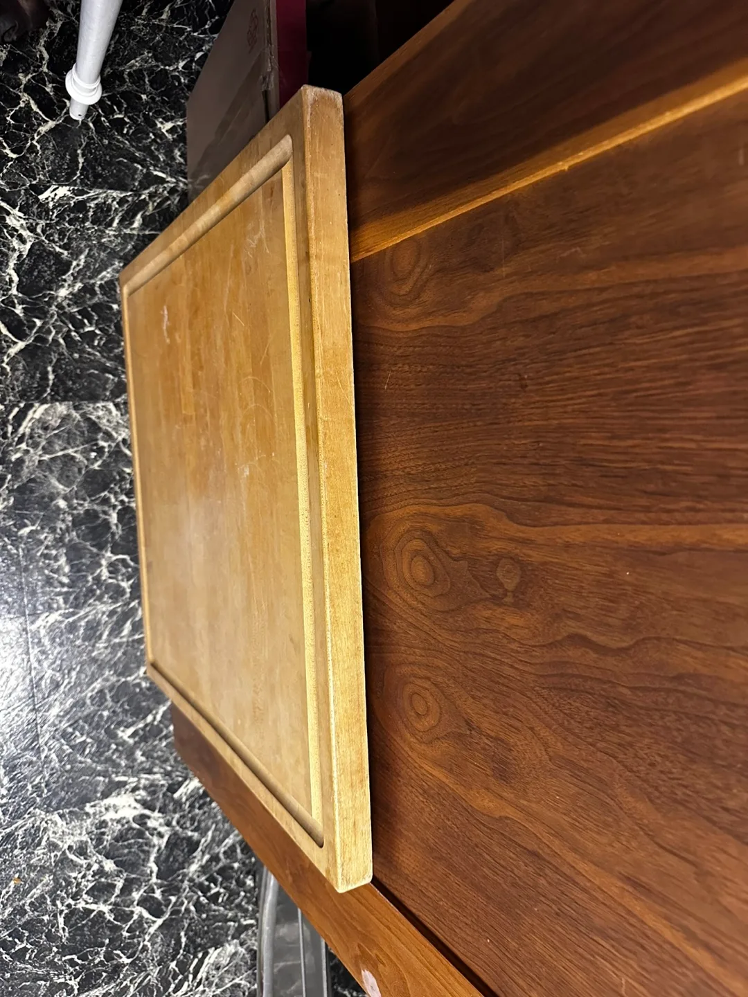 Large Wooden Cutting Board image indicator(3)