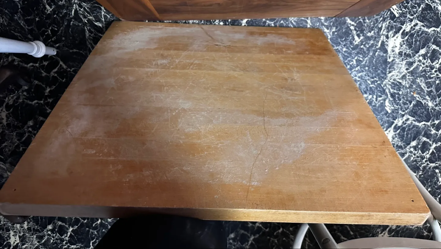 Large Wooden Cutting Board image indicator(4)