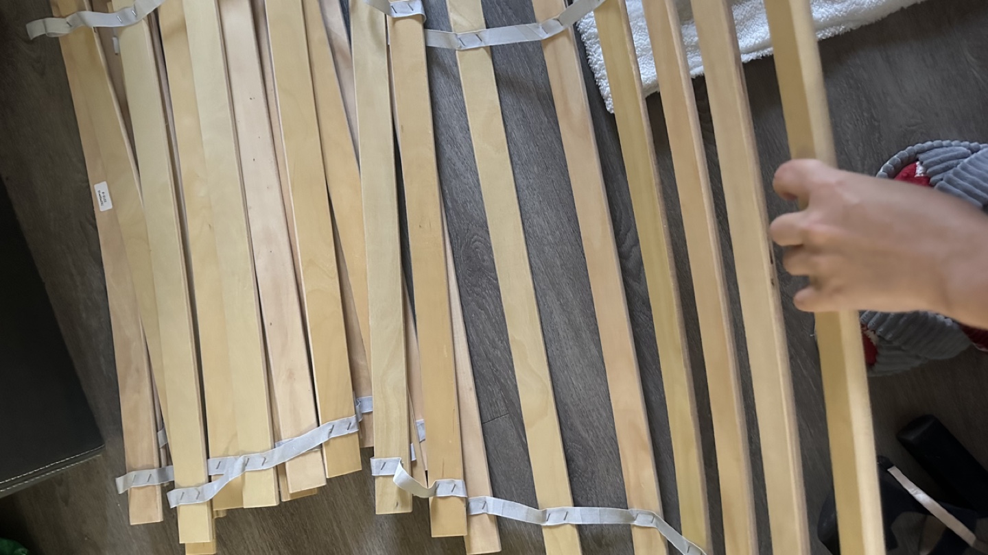 Wooden slat bed frame - disassembled. 2 pieces for queen bed - photo 2