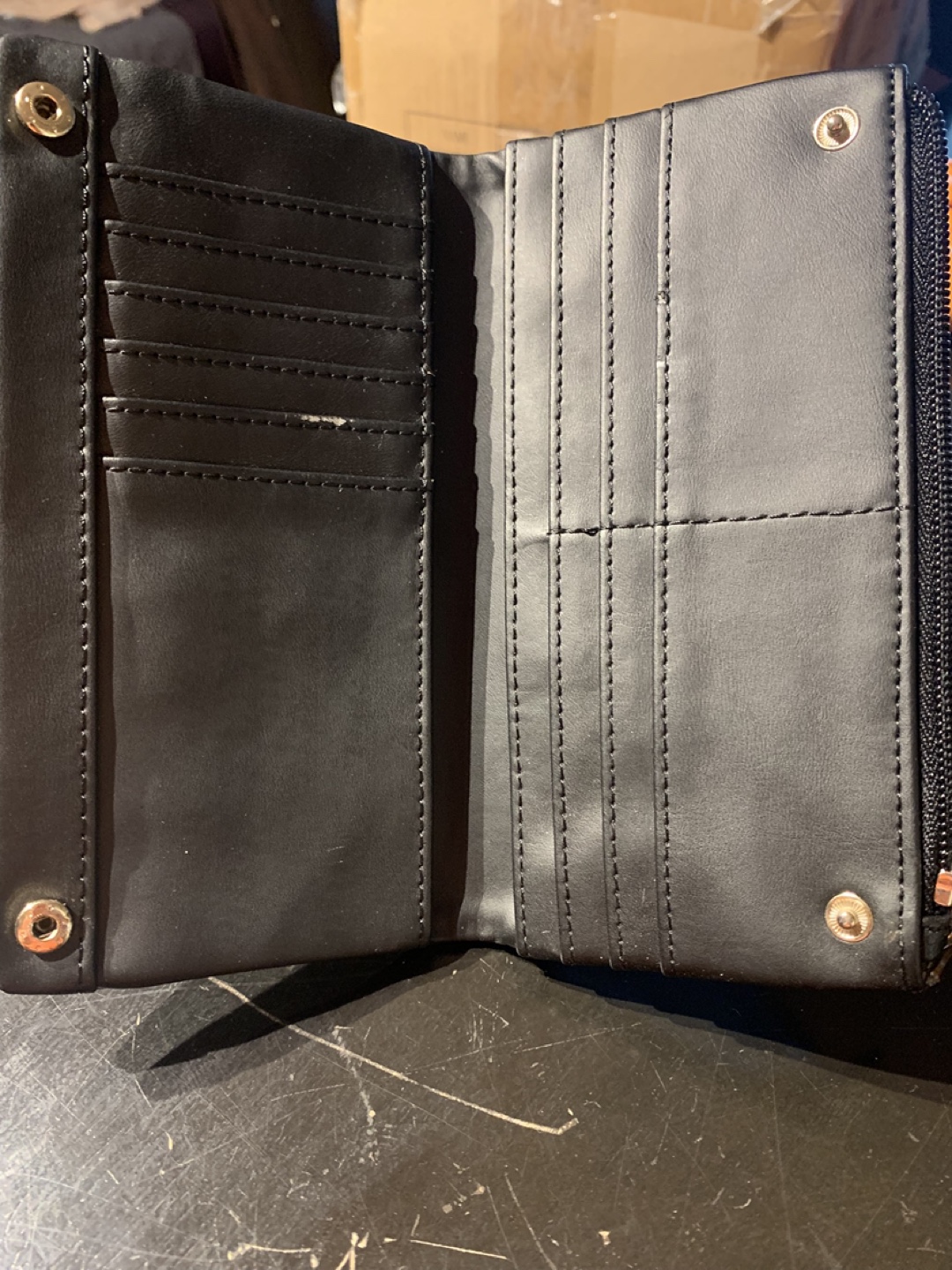 GUESS Black Leather Zip Around Wallet - photo 2
