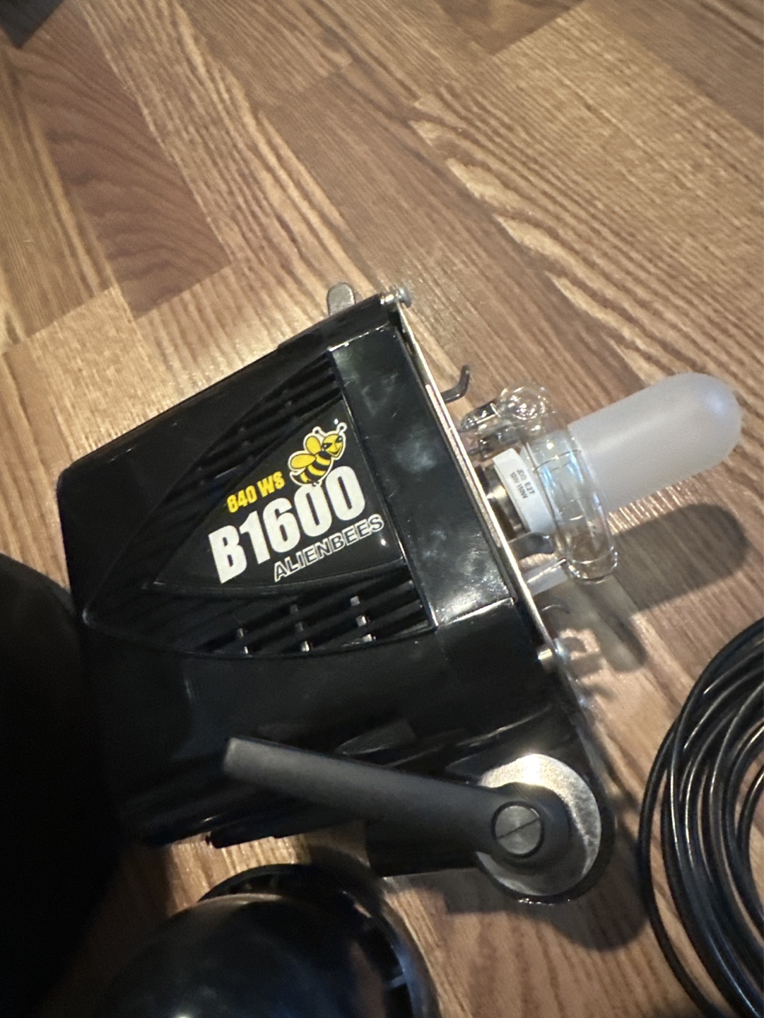 Alien Bees B1600 840 Ws Studio Strobe Flash Lighting Kit - photo 2