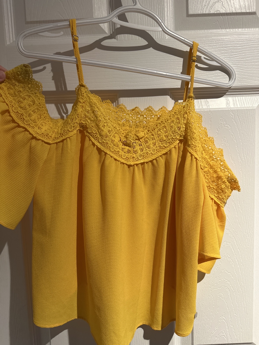 Yellow Guess Off-the-Shoulder Blouse Size Small