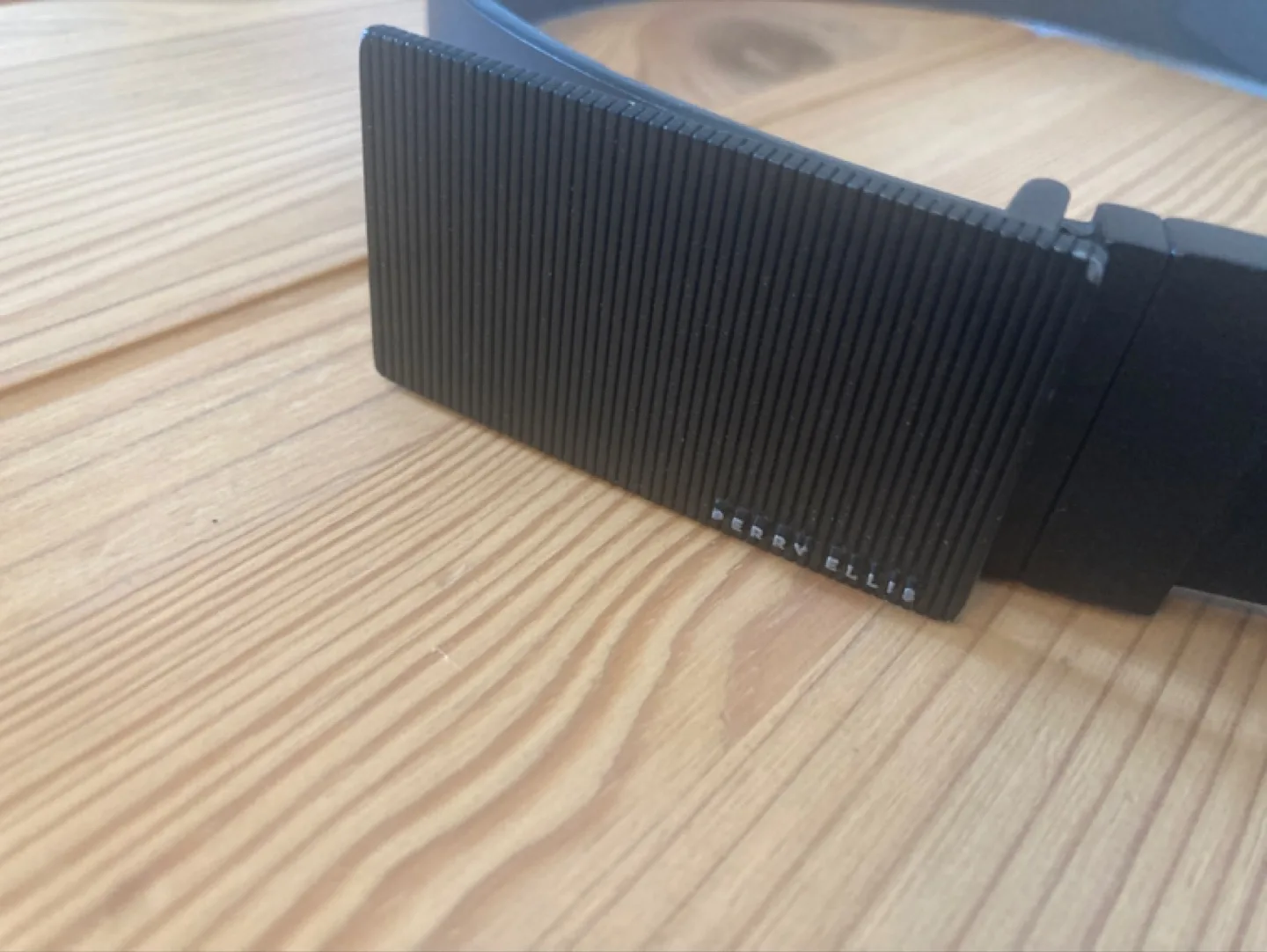 Perry Ellis Men's Reversible Leather Belt image indicator(2)