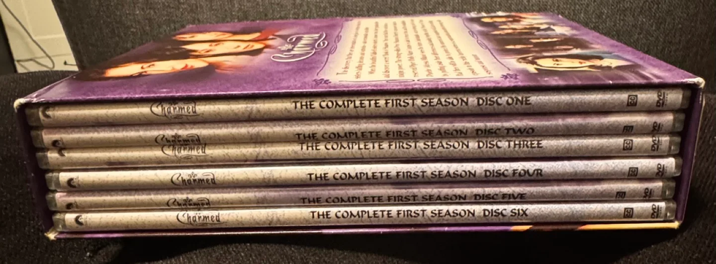 Charmed: The Complete First Season DVD image indicator(2)