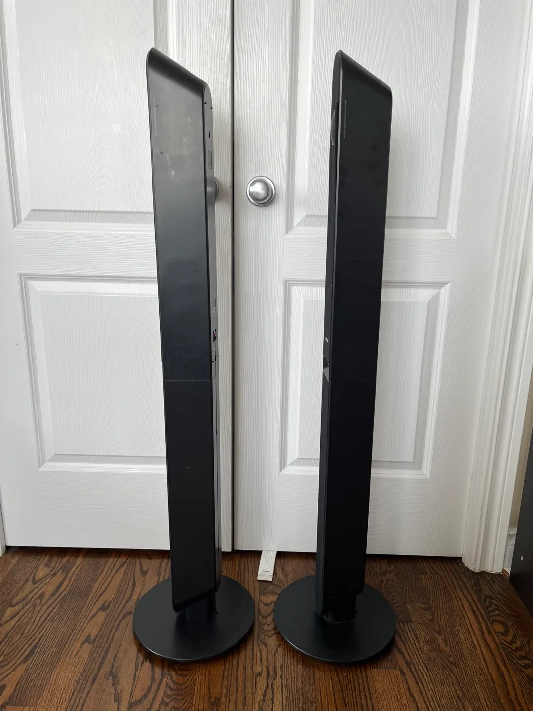 Samsung 2 Tower Speakers and Subwoofer 💚 image indicator(8)