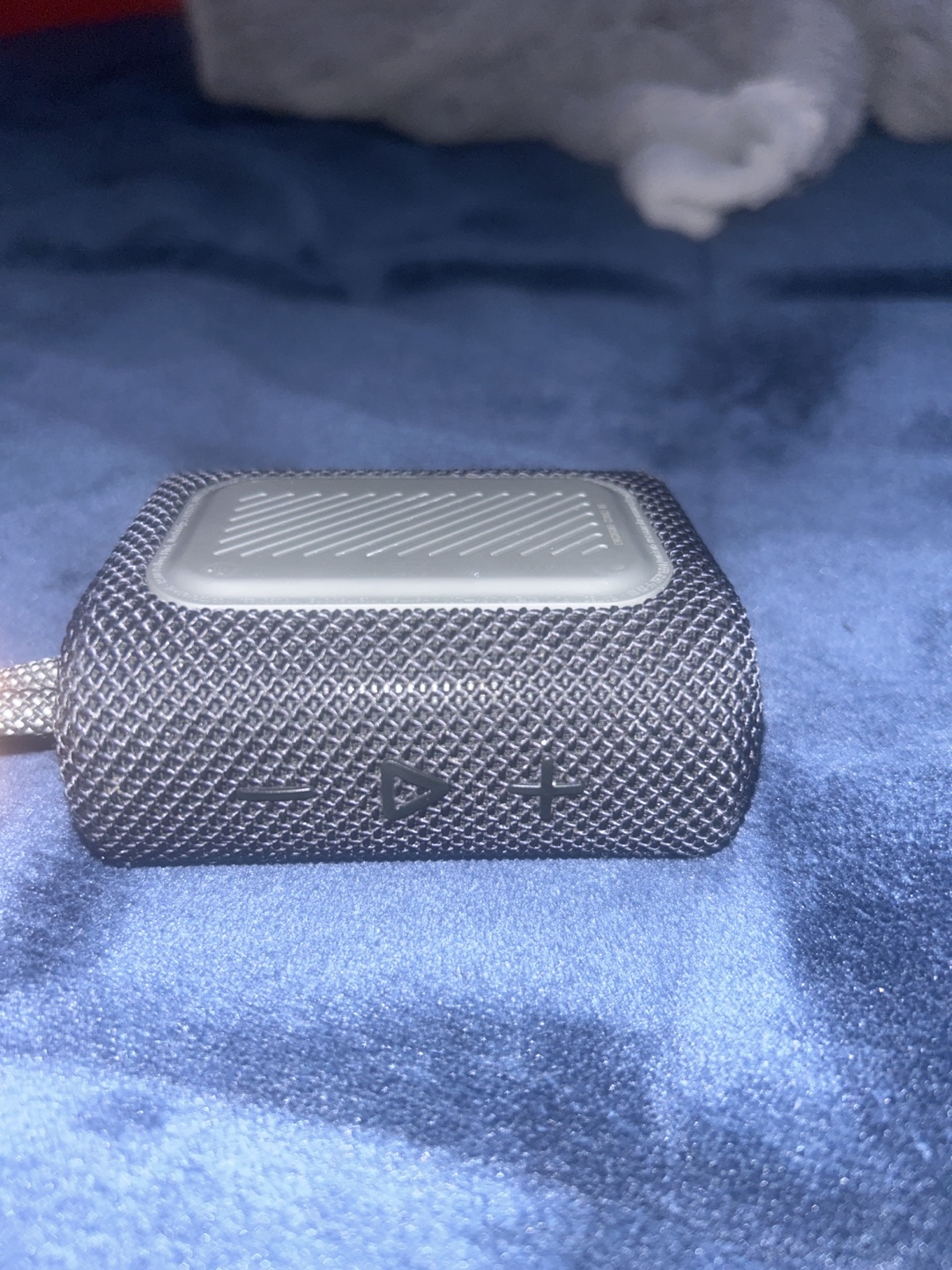 JBL Clip 4 Portable Bluetooth Speaker - Black - photo 2