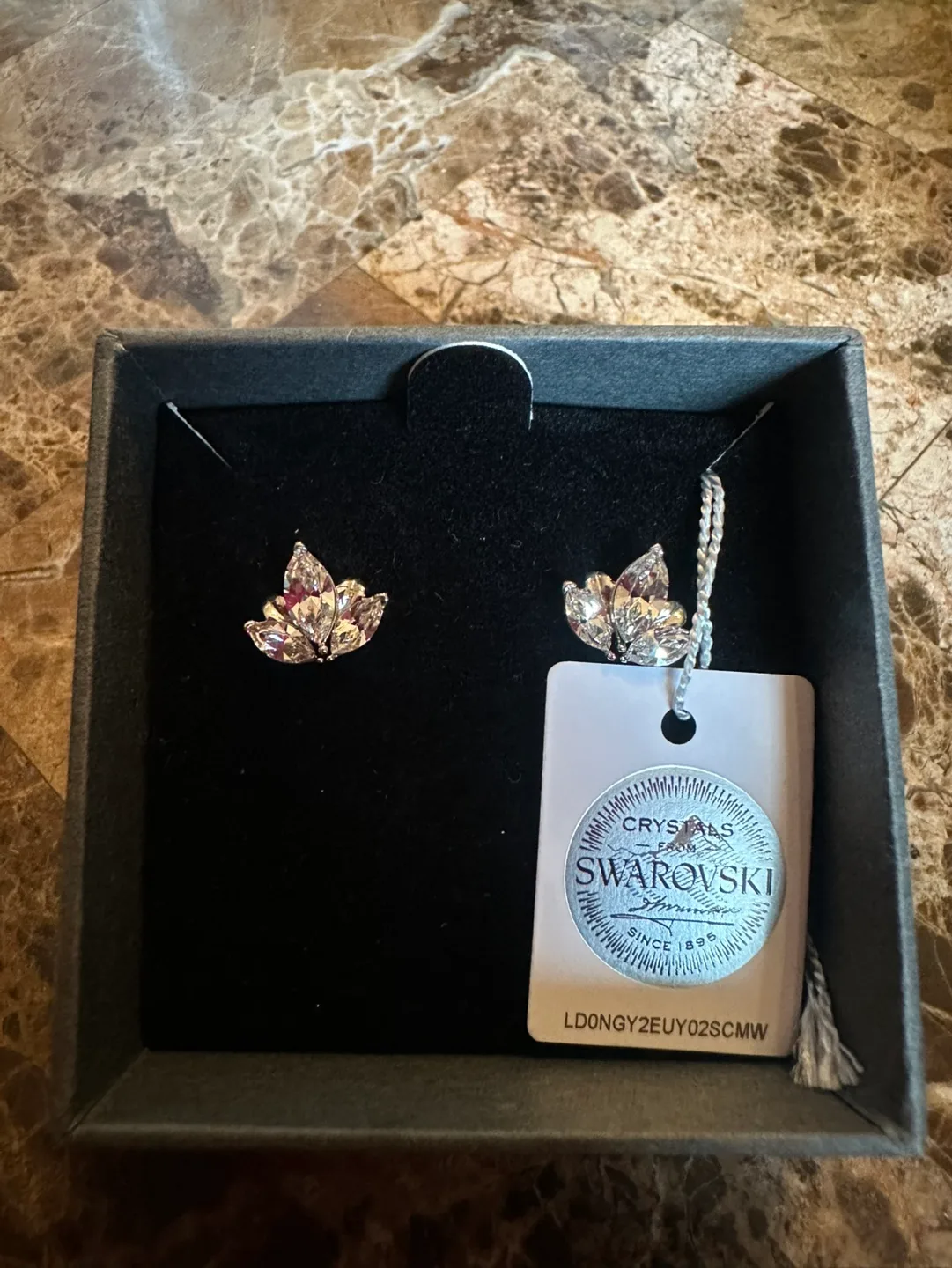 Swarovski Crystal Earrings image indicator(3)