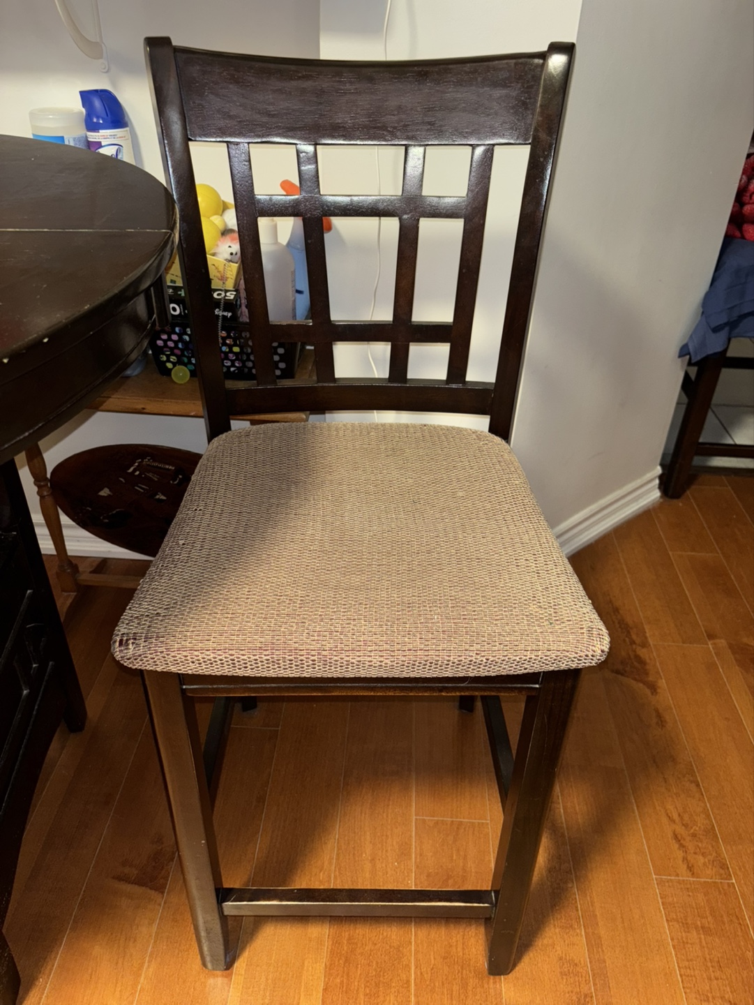 Round Table with 3 Chairs - photo 3