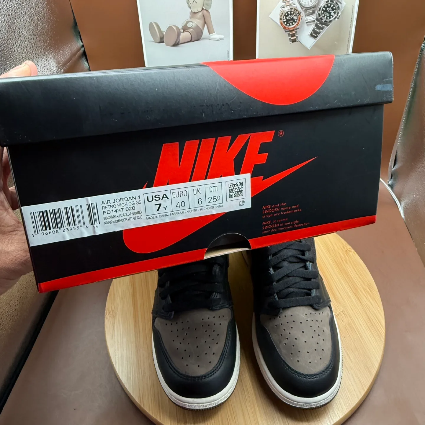 Jordan 1 Retro High OG Palomino (GS) Size 7Y image indicator(9)