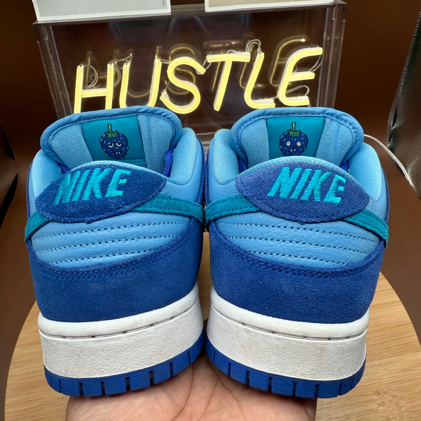 Nike Dunk Low Pro SB Fruity Pack Blue Raspberry Men’s Sz 9 image indicator(6)