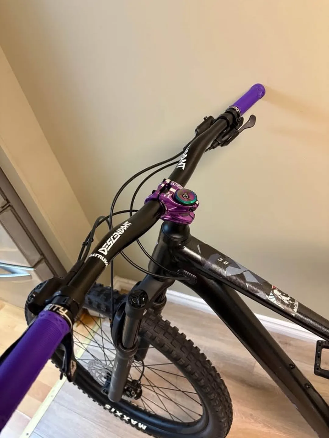 2024 Giant Stance 2 - 27.5 (Small) image indicator(3)