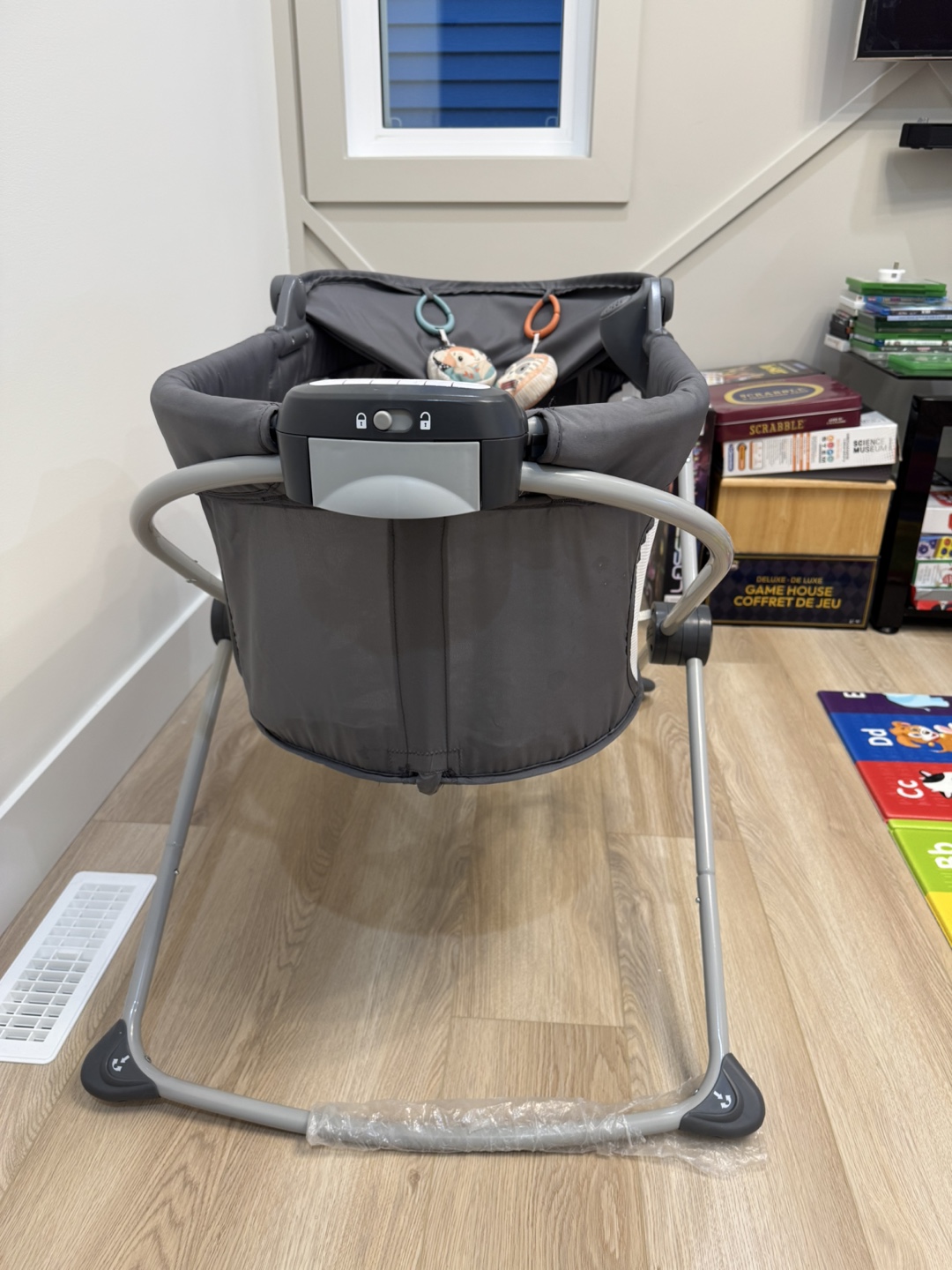 Baby Bassinet with Vibrations