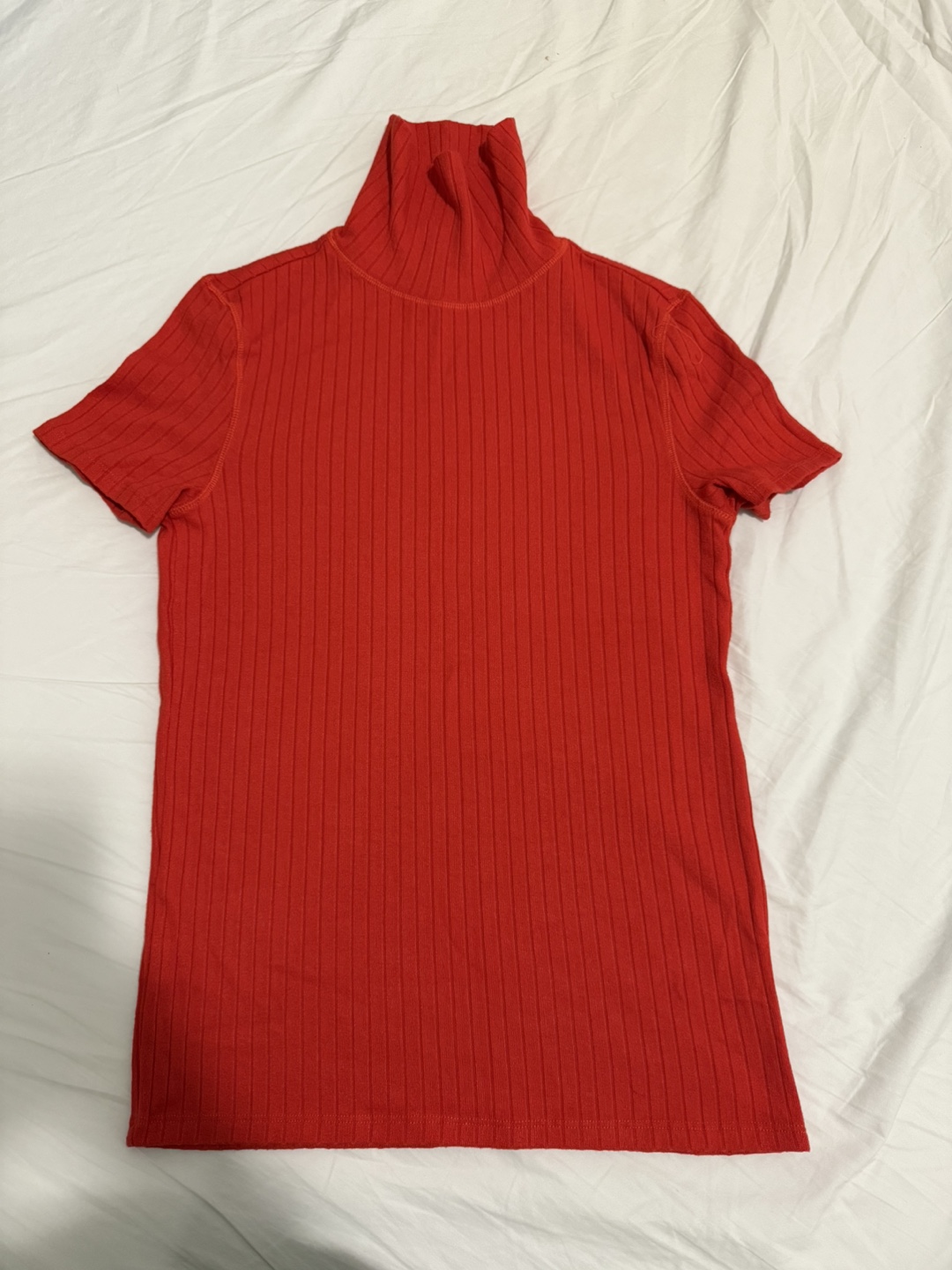 Red ribbed short sleeve turtleneck