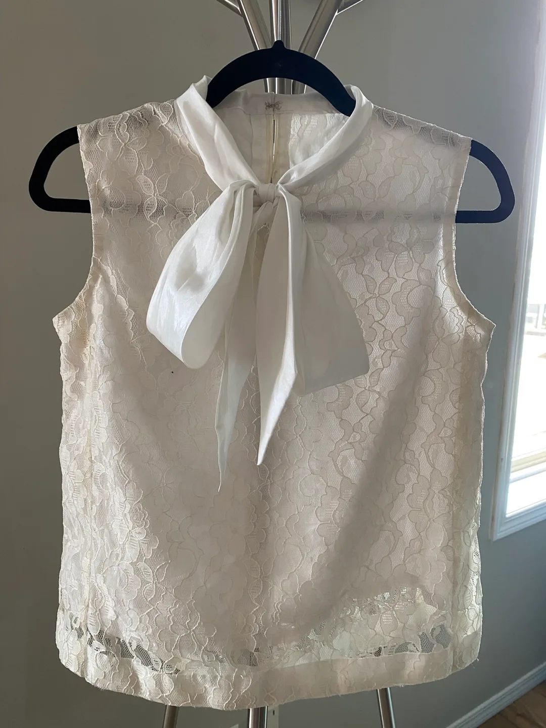 White Lace Sleeveless Blouse with Bow Tie thumbnail