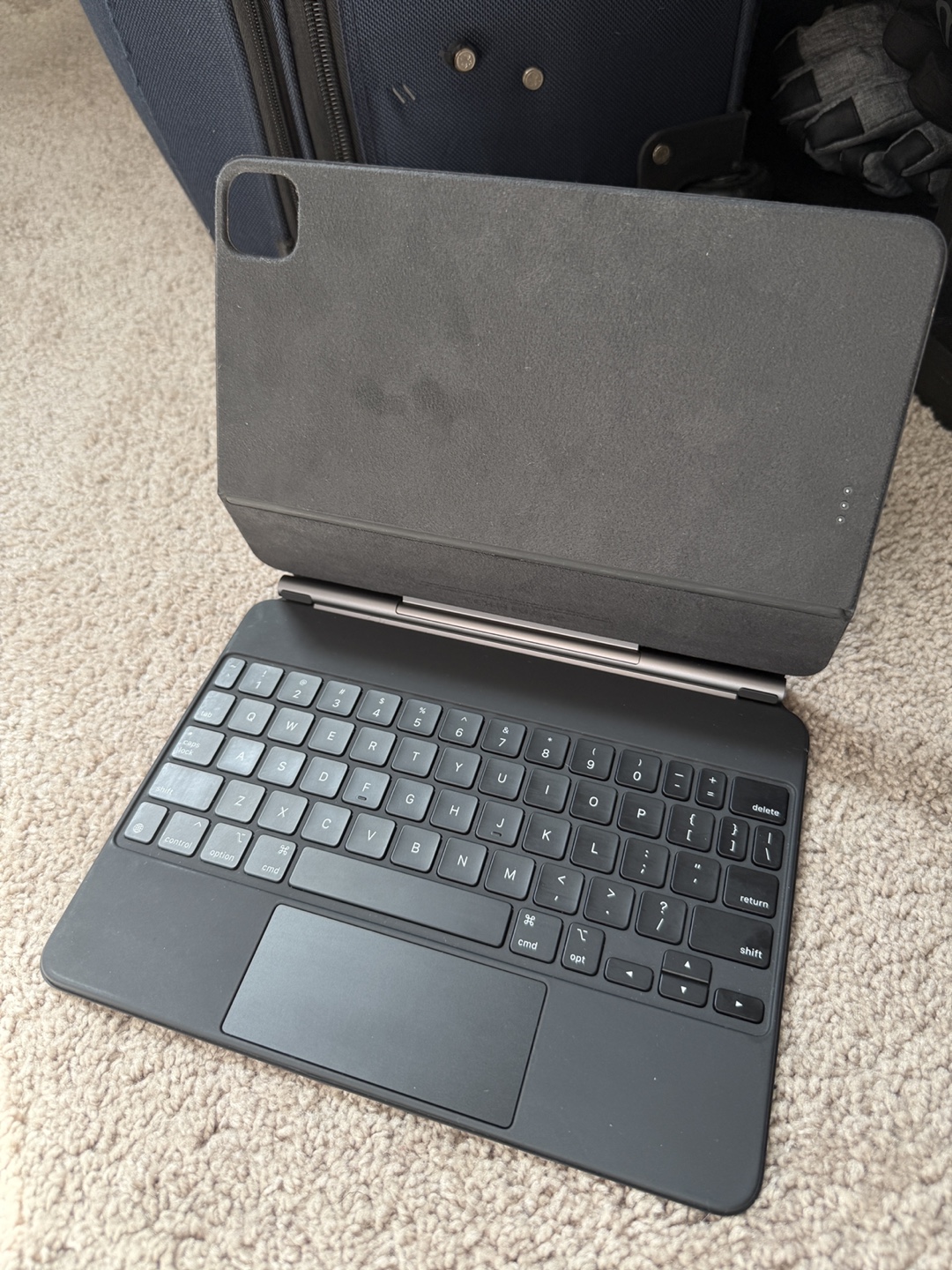 Apple iPad Magic Keyboard Folio and Apple Pencil - photo 2