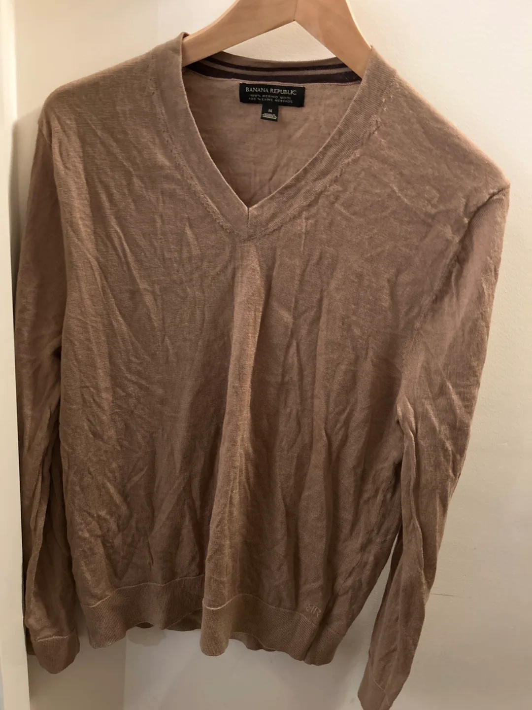 Men's Banana Republic V-Neck Merino Sweater - Size M thumbnail