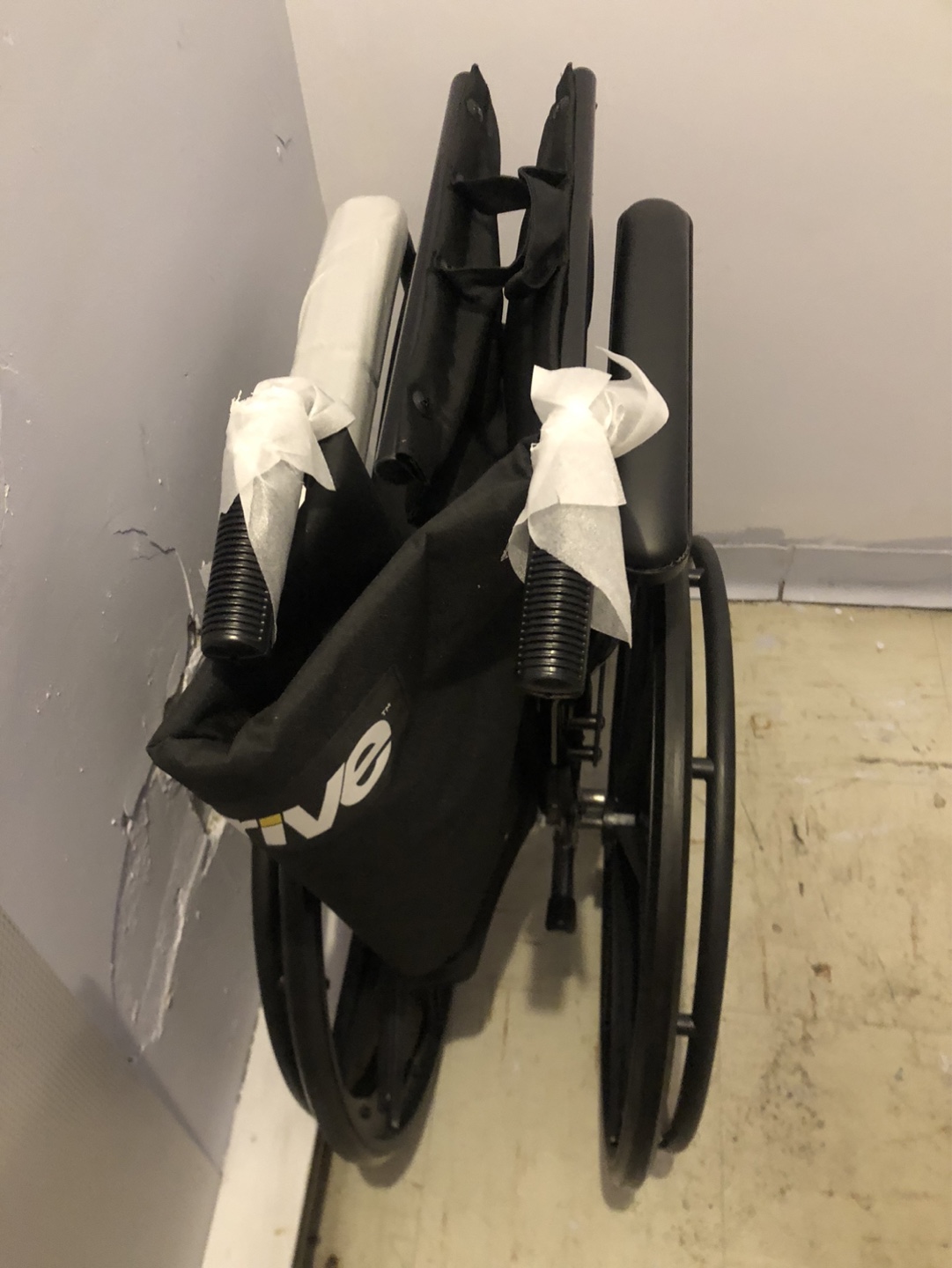 Drive Medical Lightweight Wheelchair - photo 2