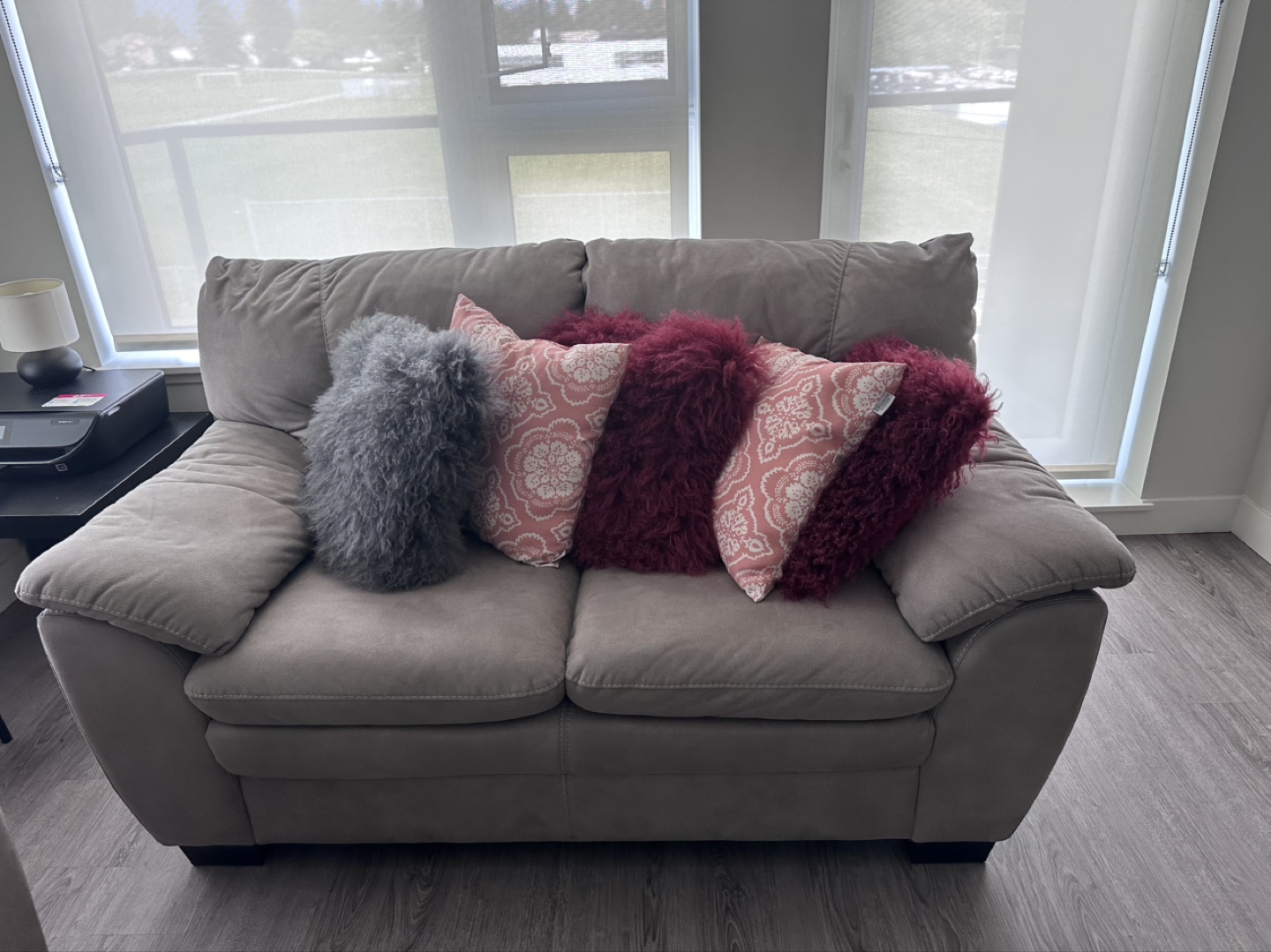 Kelleyher Loveseat - Silver Grey - photo 2